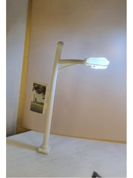 T117 straatlantaarn met reclamebord